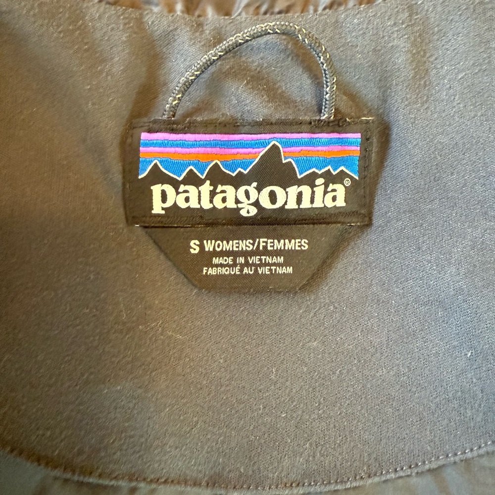 Patagonia W’s Prow Women’s Bomber Jacket Size M, like new. Navy grey. - Picture 4 of 8